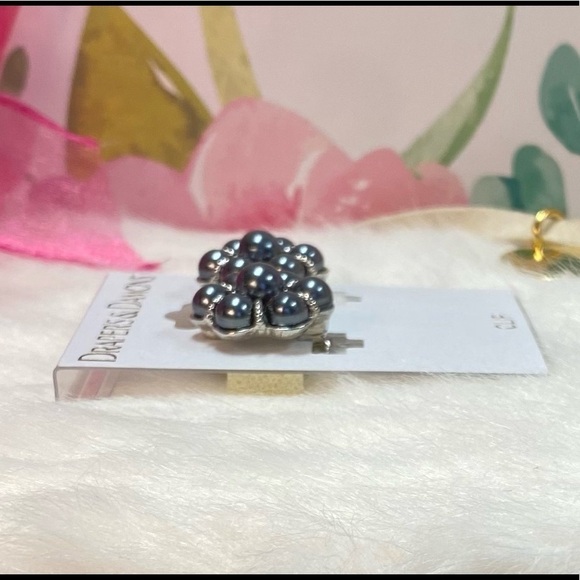 NWT DRAPER’S & DAMON’S BLACK PEARL CLIP EARRINGS - Picture 3 of 4